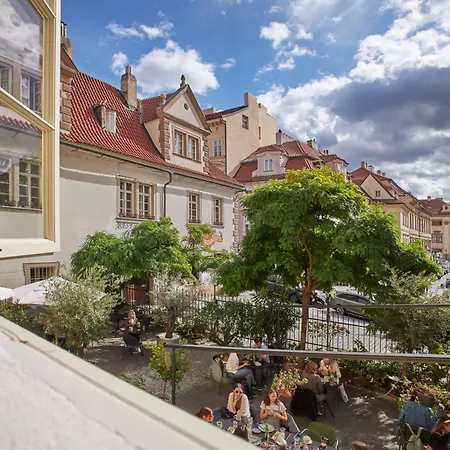 Aparthotel Charles Bridge