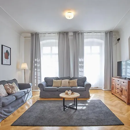 Aparthotel Charles Bridge