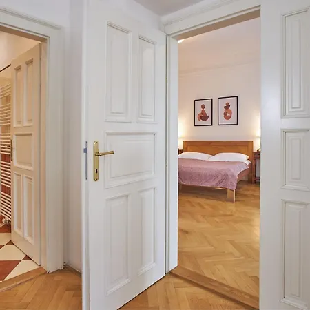 Aparthotel Charles Bridge *